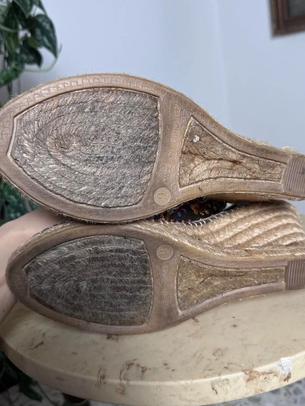 Brown embroidered wedge sandals with multicolored floral embroidery